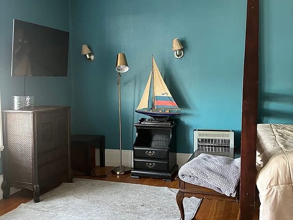 5th image of 225 Summer St Unit 2