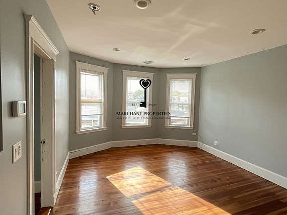 MASSIVE LIVING ROOM!