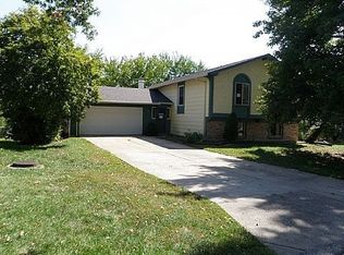 144 Bentwood Ln, Saint Peters, MO 63376