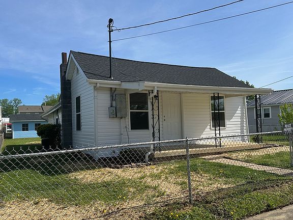 3rd image of 2202 Maxwell Ave