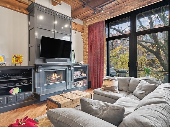 4th image of 2300 W Wabansia Ave APT 214