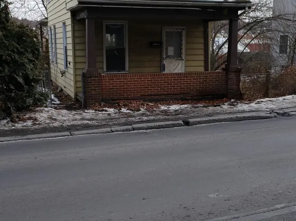 147 Pottsville St, Cressona, PA 17929