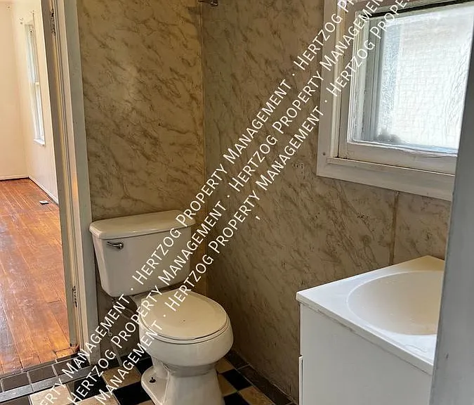 722 N Palm St — Photo 10