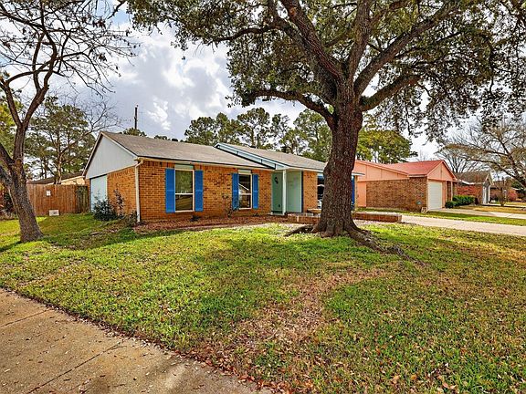 2nd image of 2631 Lark Ln