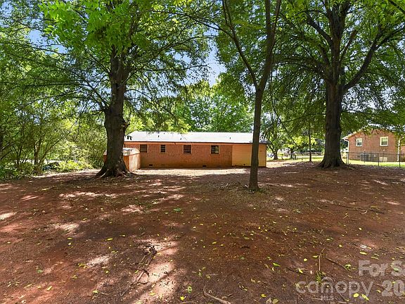 4th image of 1393 Field Cir