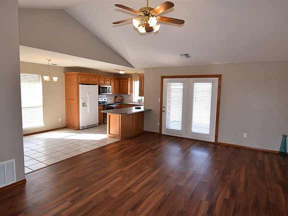 3rd image of 3718 NE Madison Ave