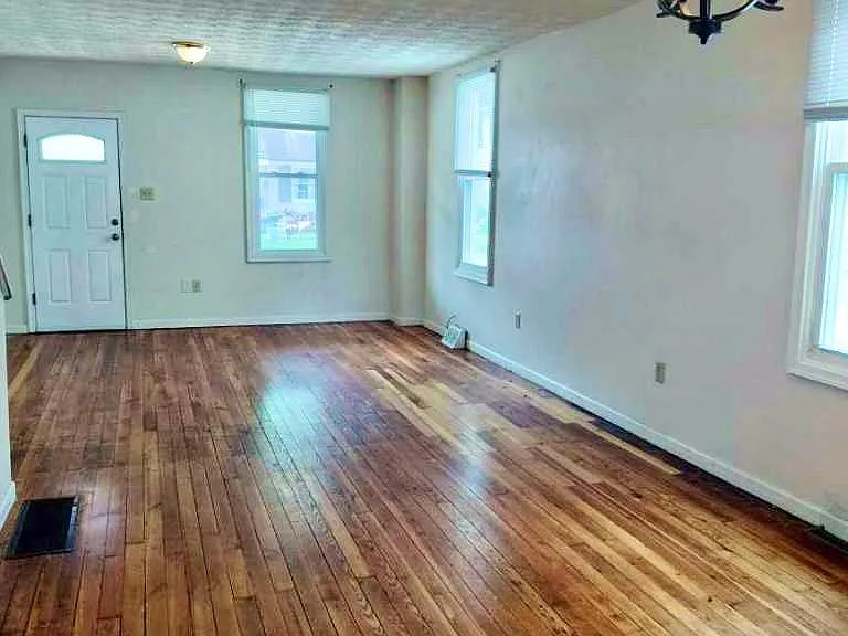 83 Church St — Photo 4
