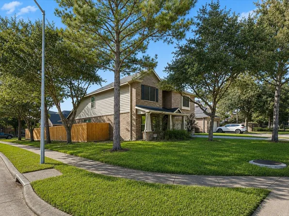 17206 Lowell Lake Ln, Humble, TX 77346