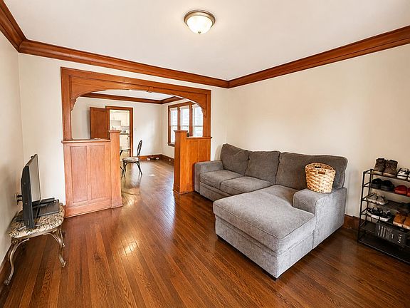 5th image of 4319 Towle Ave