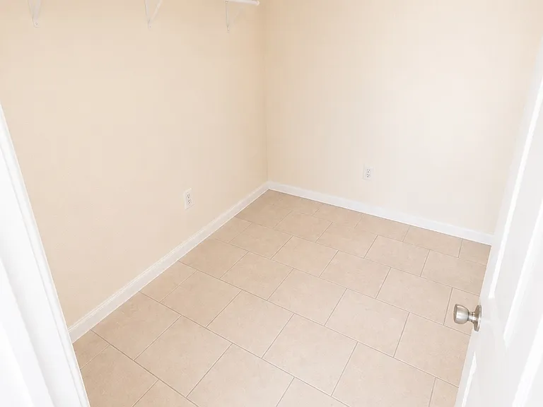 9622 Evers Ave #2 — Photo 5