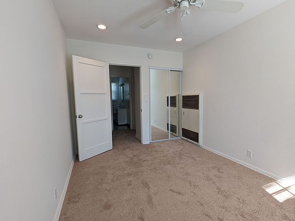 4th image of 11932 Chandler Blvd #11936-1