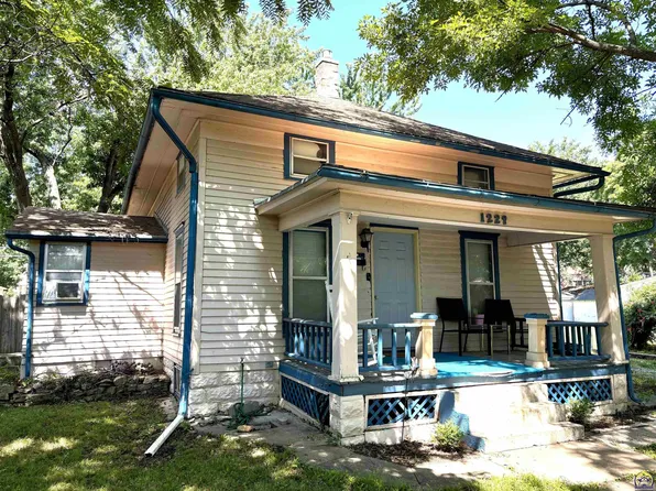 1229 Neosho St, Emporia, KS 66801