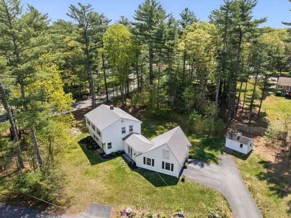 2 Pine Needle Ln, Plymouth, MA 02360