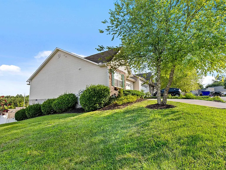 6334 Sky Song Ln — Photo 2