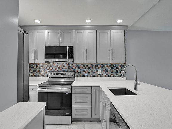 4th image of 1481 S Ocean Boulevard #308
