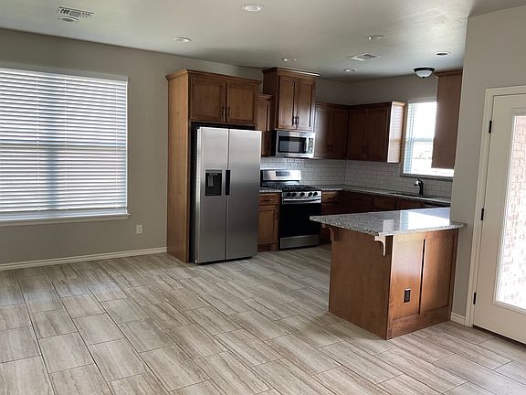 2nd image of 1421 SE 6th St