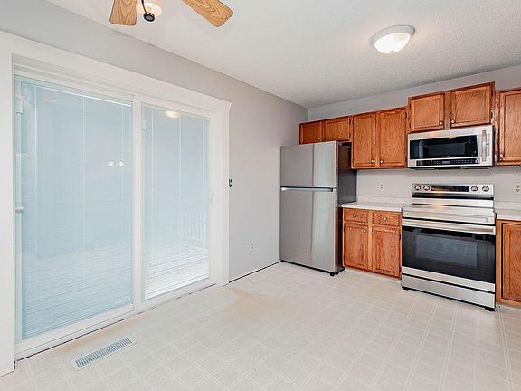 5th image of 305 6th St NW