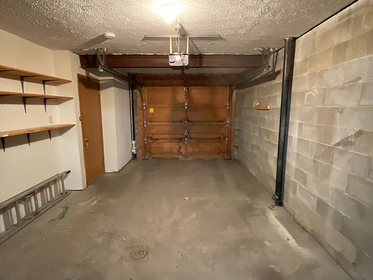 210 Woodhaven Dr — Photo 32