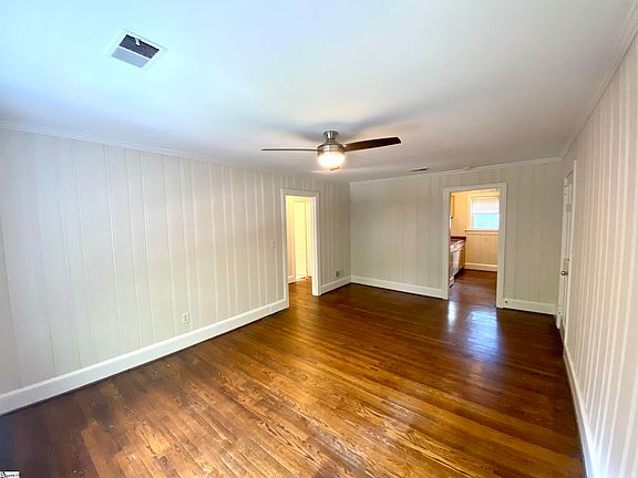 3rd image of 5 Whitsett St APT 3