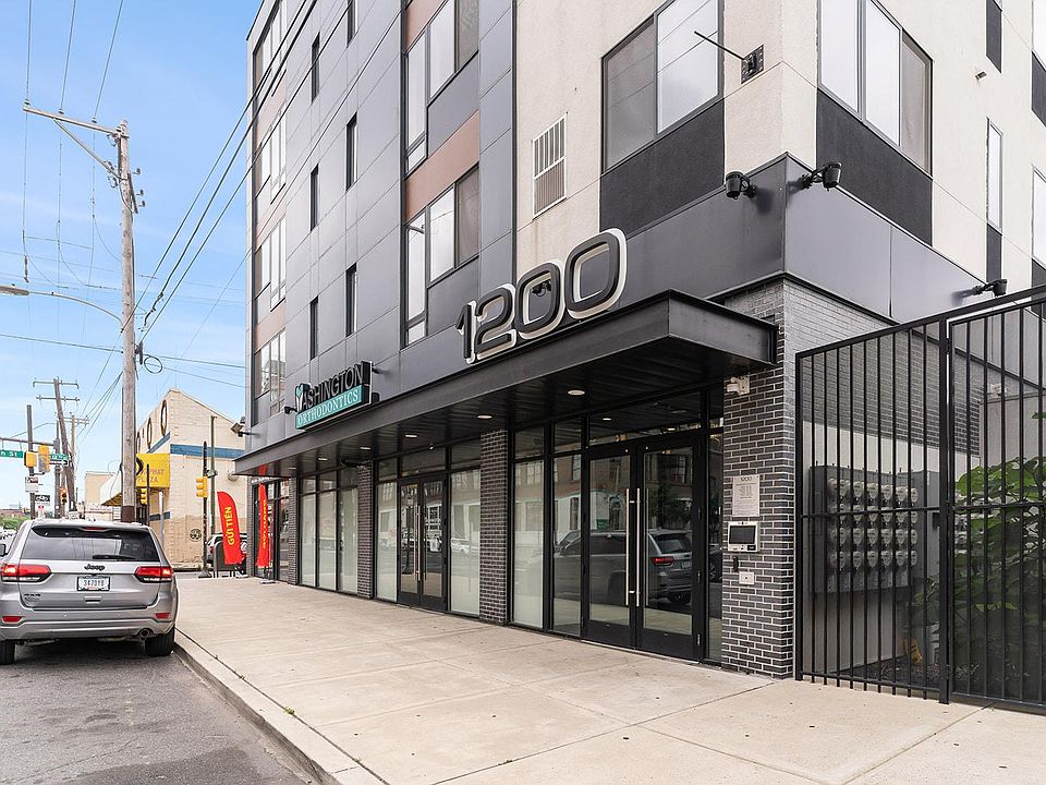 1st image of 1210 Washington Ave #502