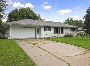 406 Adams Ave S, Cologne, MN 55322