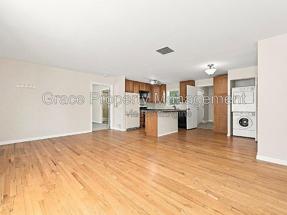 2nd image of 3371 S Fairfax St