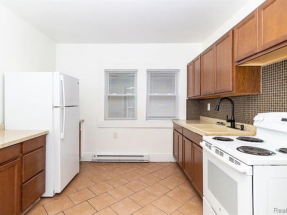 2nd image of 7471 Churchill Ave