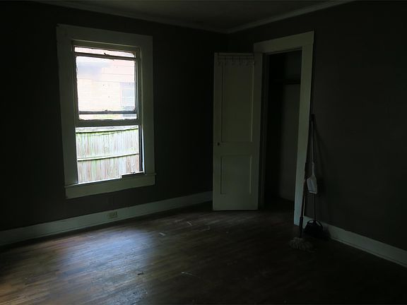 4th image of 2124 W 10th St