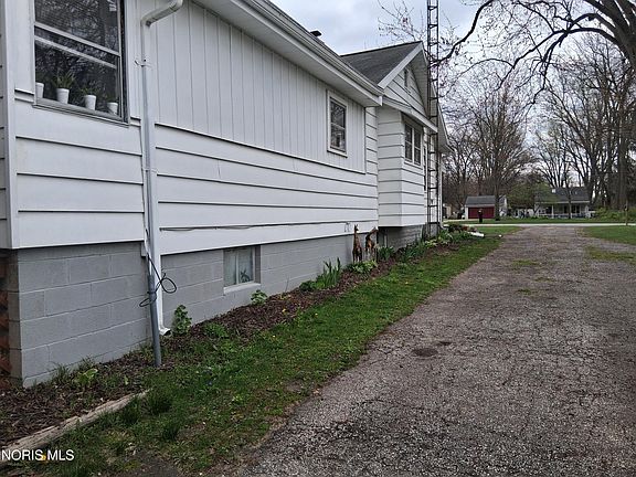 3rd image of 822 Culley Rd