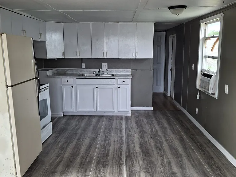 600 SW 38th Ave #62 — Photo 4