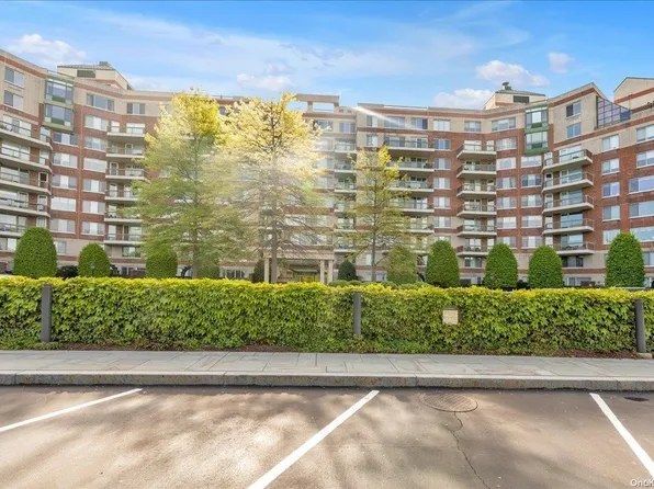 111 Cherry Valley Avenue #306, Garden City, NY 11530