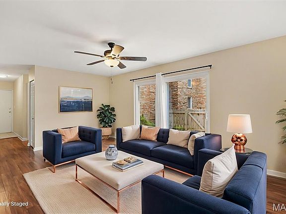 2nd image of 432 Colony Woods Dr