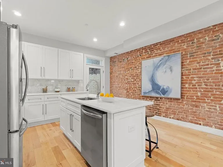 1121 Montello Ave NE #2 — Photo 8
