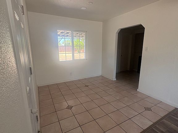 4th image of 1517 N Millbrook Ave