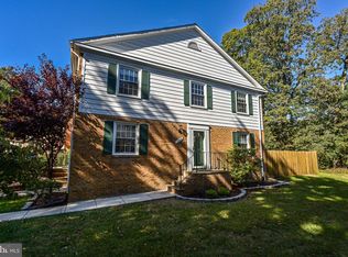 7046 Leestone St, Springfield, VA 22151