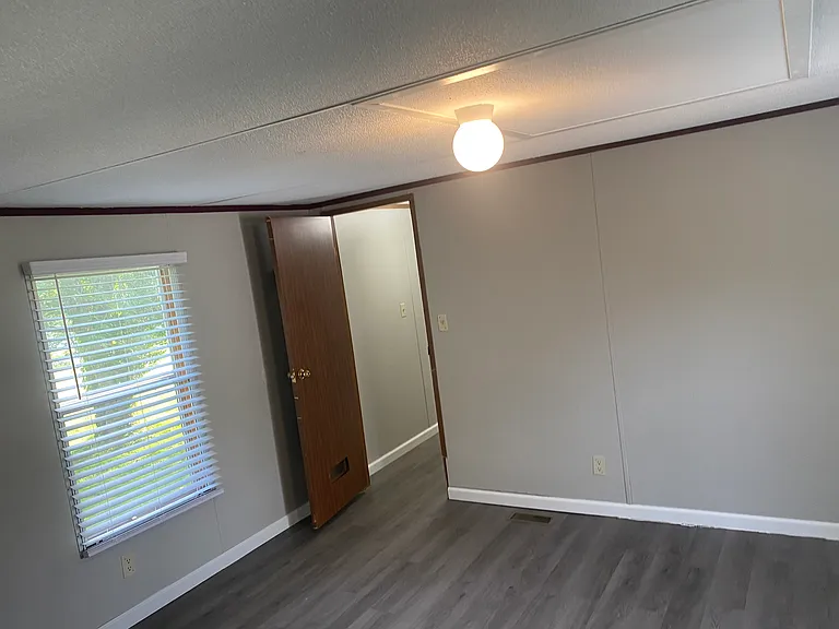 12731 Clearwater Dr — Photo 11