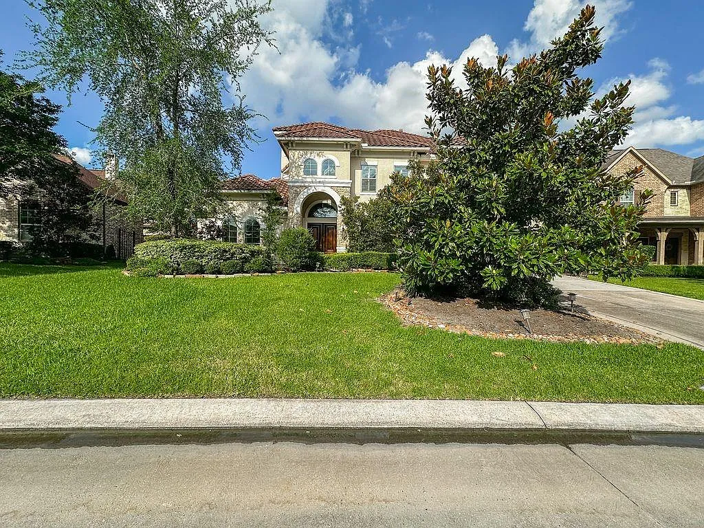 4 bed, 4.5 bath, 3723 sqft, $5,650 — Photo 3