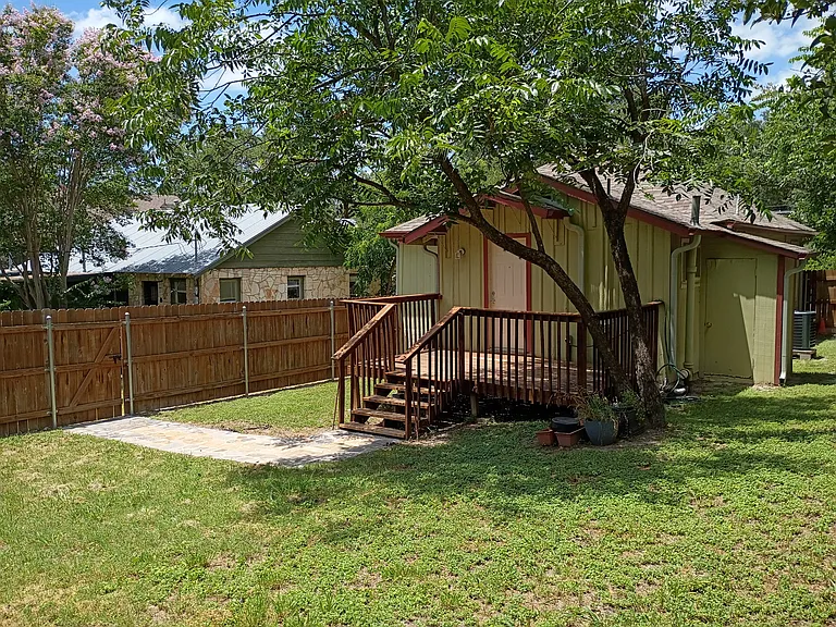 405 W Mary St — Photo 12
