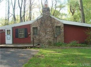 988 Newichawnoe St, Bath, PA 18014