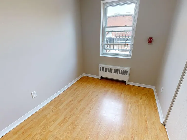 217 Laurier Ave E #6 — Photo 16