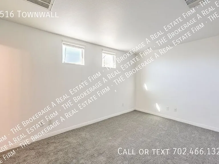 4516 Townwall — Photo 28