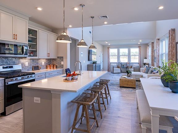Sandpiper Kitchen and Breakfast Area
