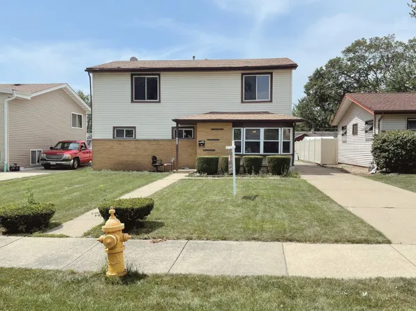 932 N Neva Ave, Addison, IL 60101