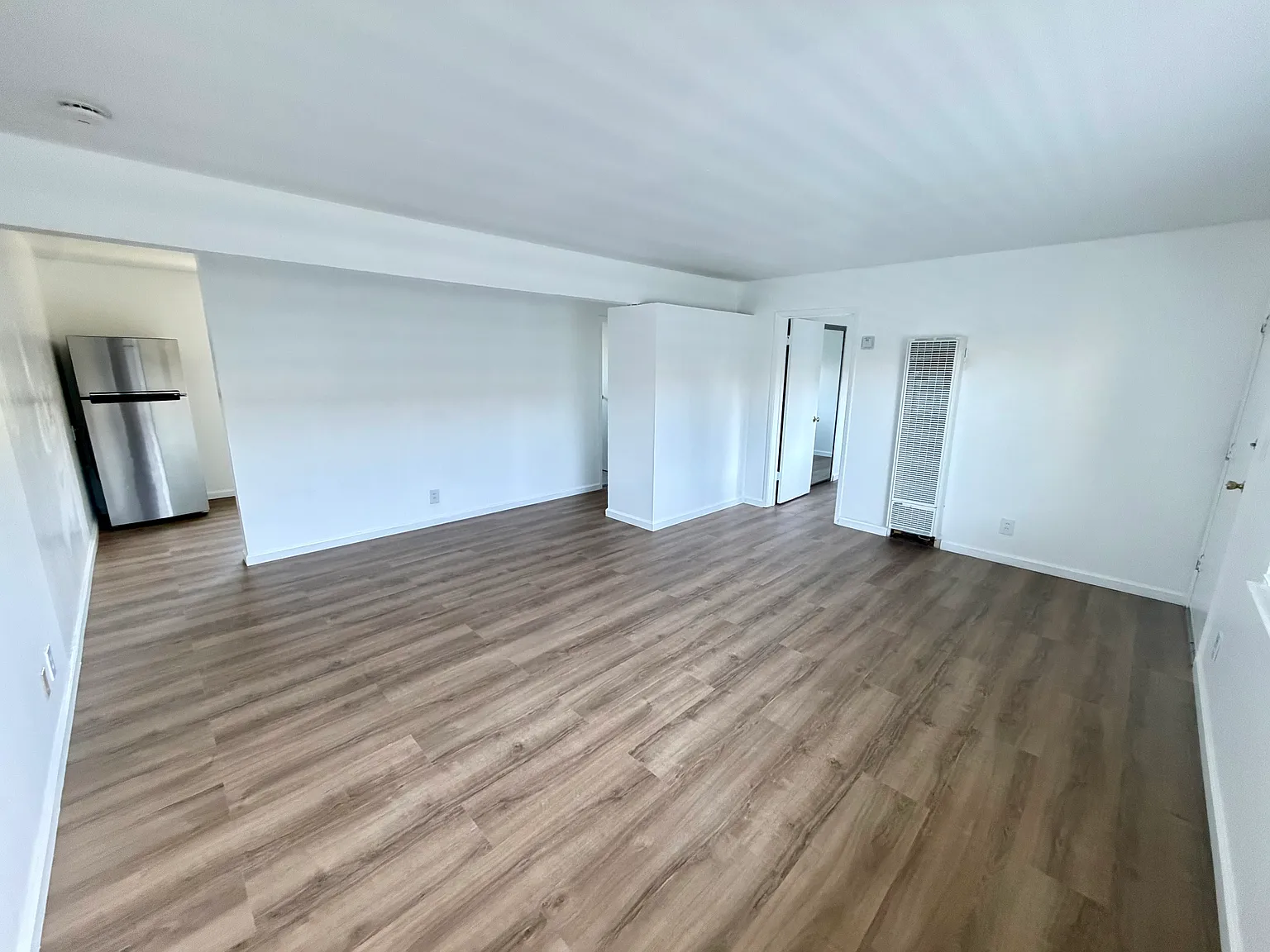 1 bed, 700 sqft, $2,385 — Photo 2