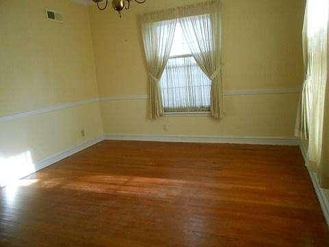 4th image of 126 W Henry Clay St