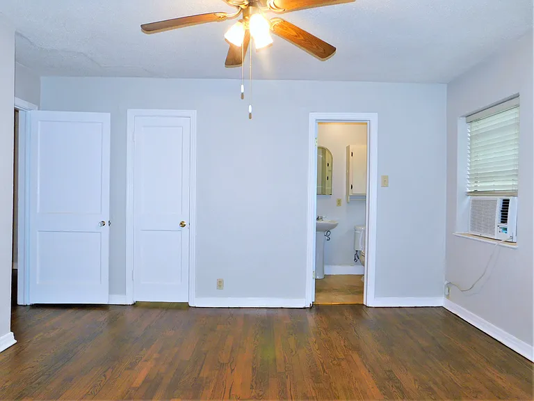 1010 Denton St — Photo 6