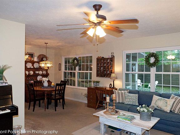 3rd image of 2304 Foxboro Way