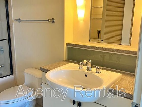 3rd image of 801 King St APT 3501