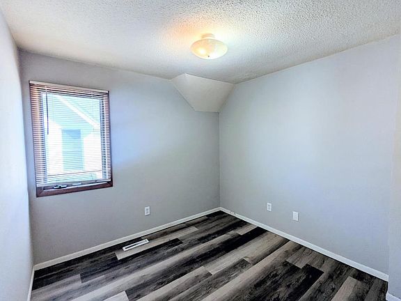 5th image of 825 Jessamine Ave E Floor 2