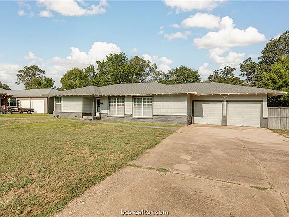 2nd image of 1004 Edgewood Dr